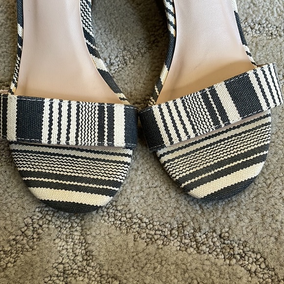 DSW Kelly and Katie Tamara size 7 sandal wedges - Picture 7 of 7